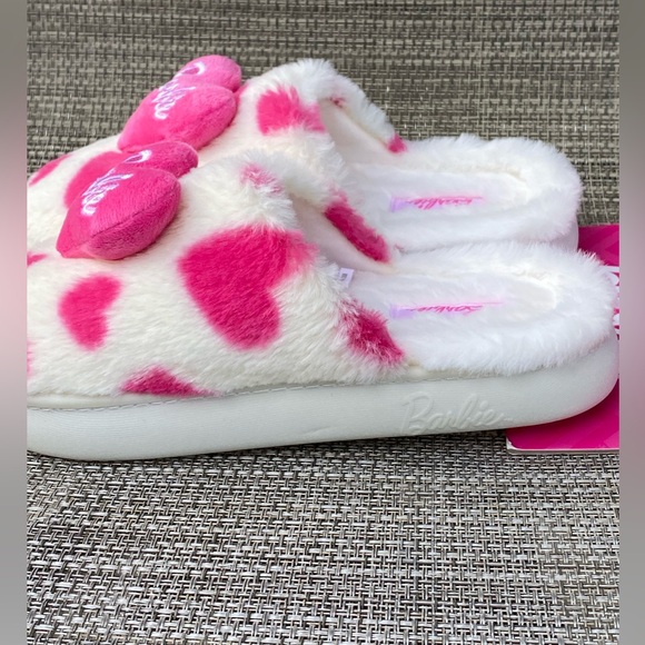 Barbie Pink Cream Faux Fur Logo Super Push Comfy Women's Slippers Sz M (6.5-7.5) - Picture 5 of 13